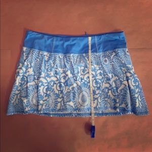 Lululemon skort, Size 8, Beachy blue print